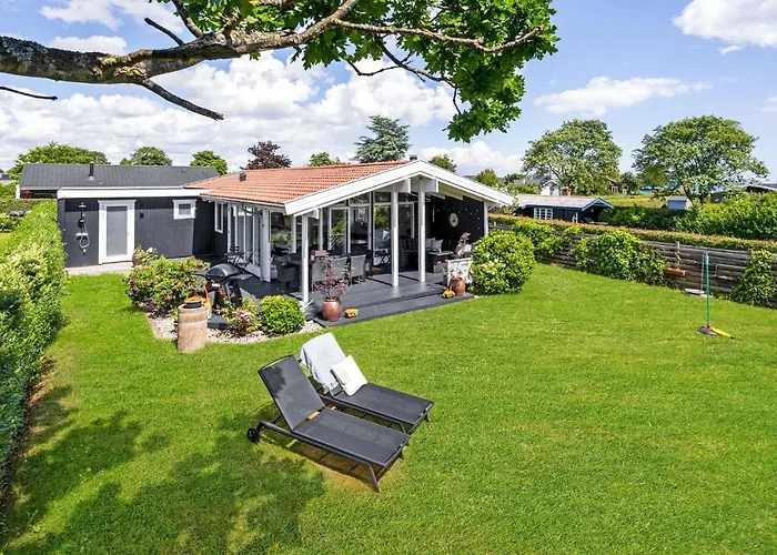 Feriehus Stunning In With Sauna *